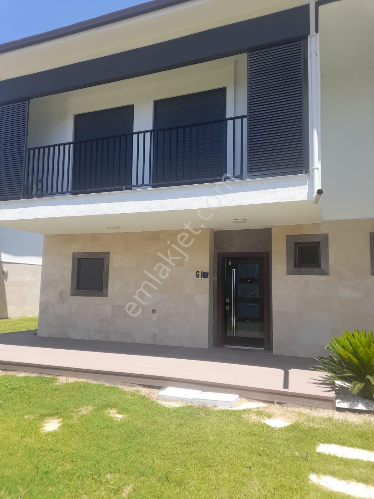 Kuşadası Davutlar Kiralık Villa Davutlar'da Havuzlu 3+1