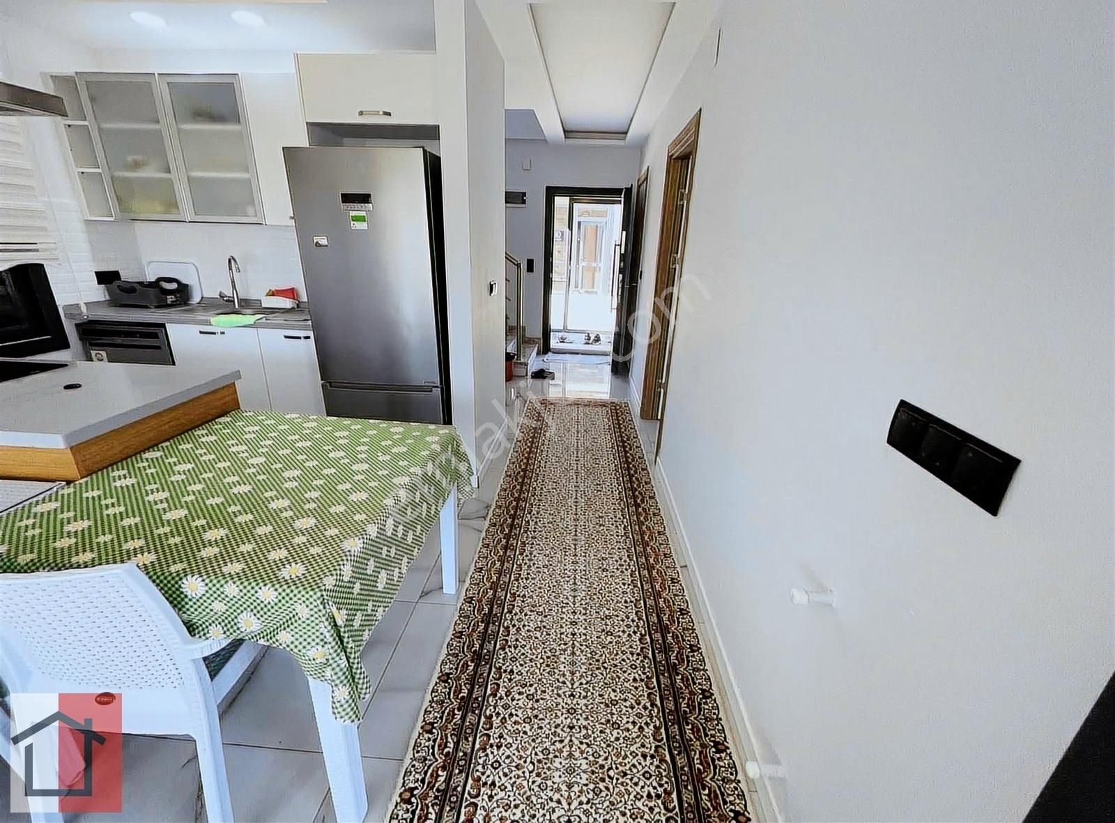 Kuşadası Davutlarda Havuzlu Sitede Tek Müstakil Villa - Görsel 22