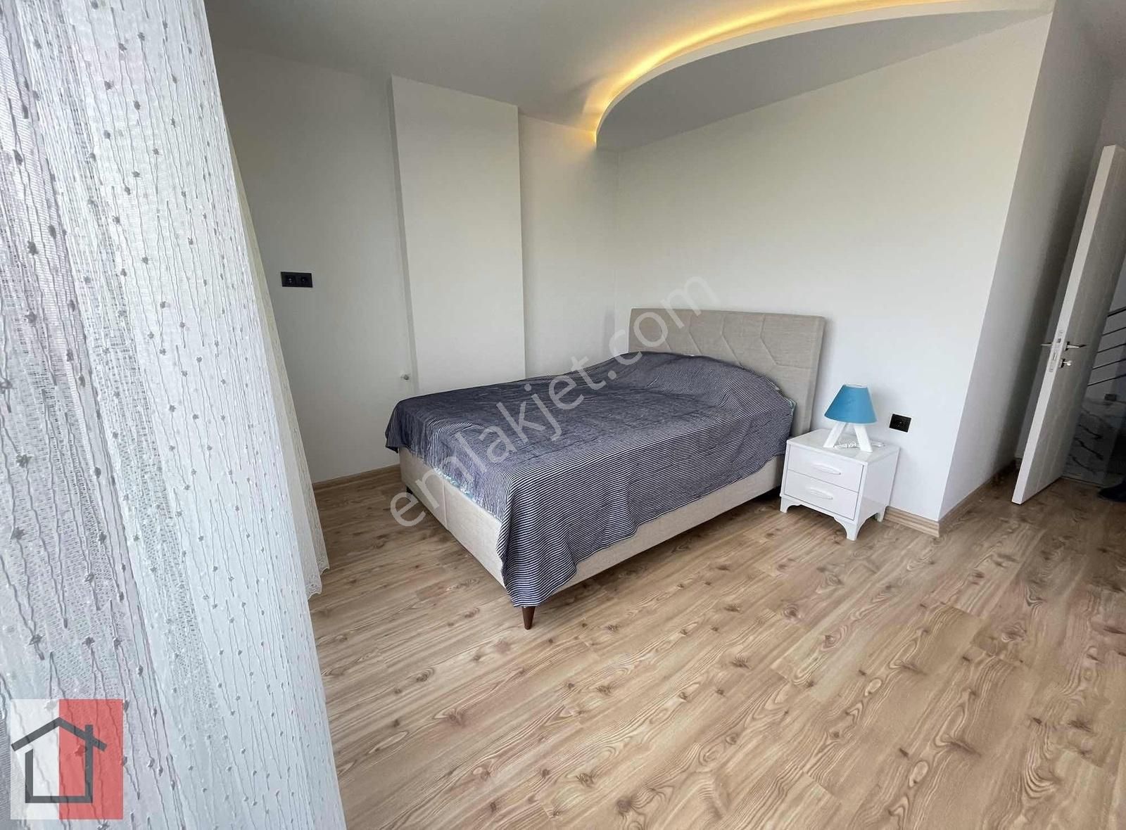 Kuşadası Davutlarda Havuzlu Sitede Tek Müstakil Villa - Görsel 17