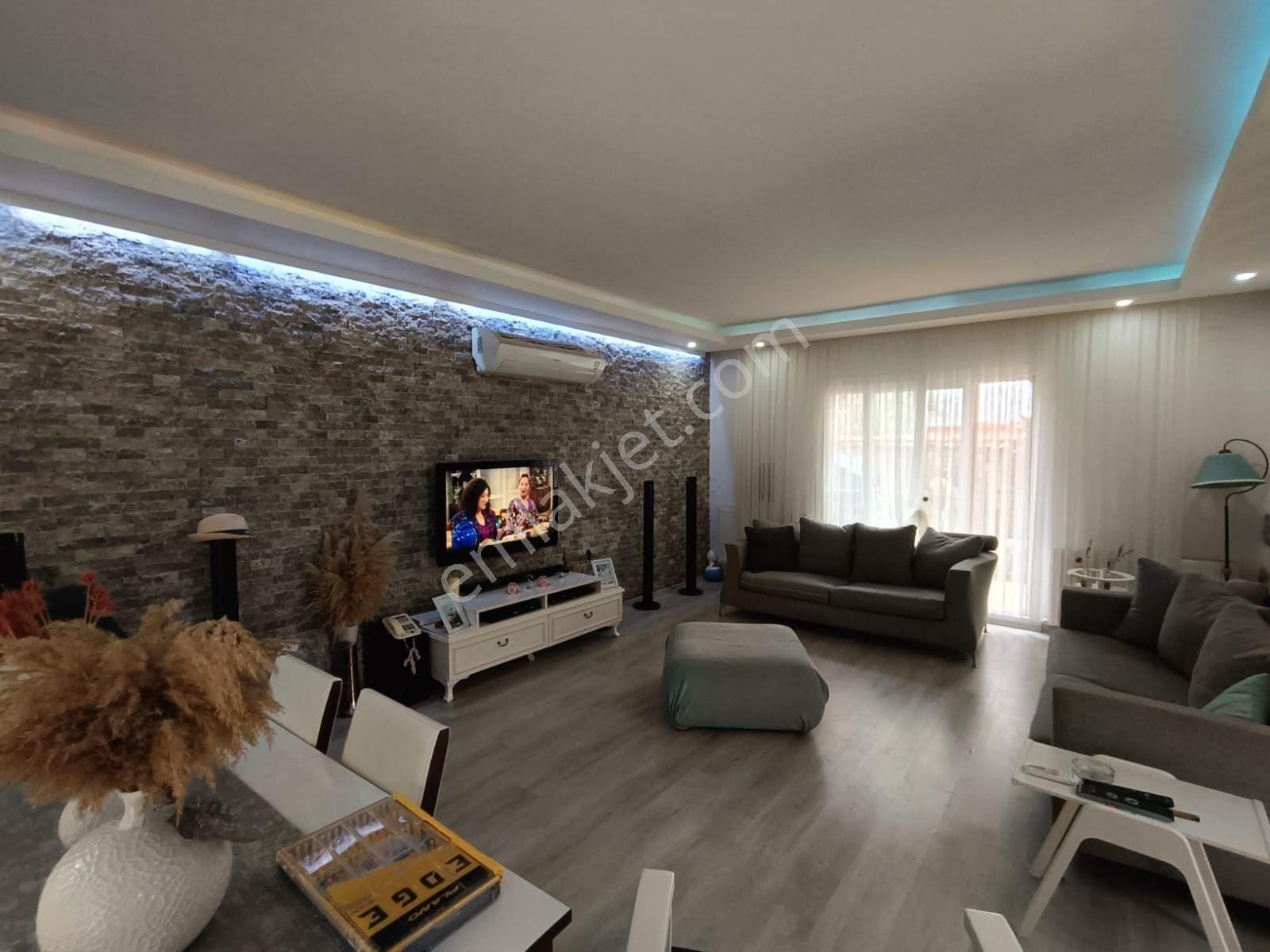 Çeşme Alaçatı Satılık Villa  ÇEŞME ALAÇATI GÖBENEDE SATILIK DUBLEKS VİLLA