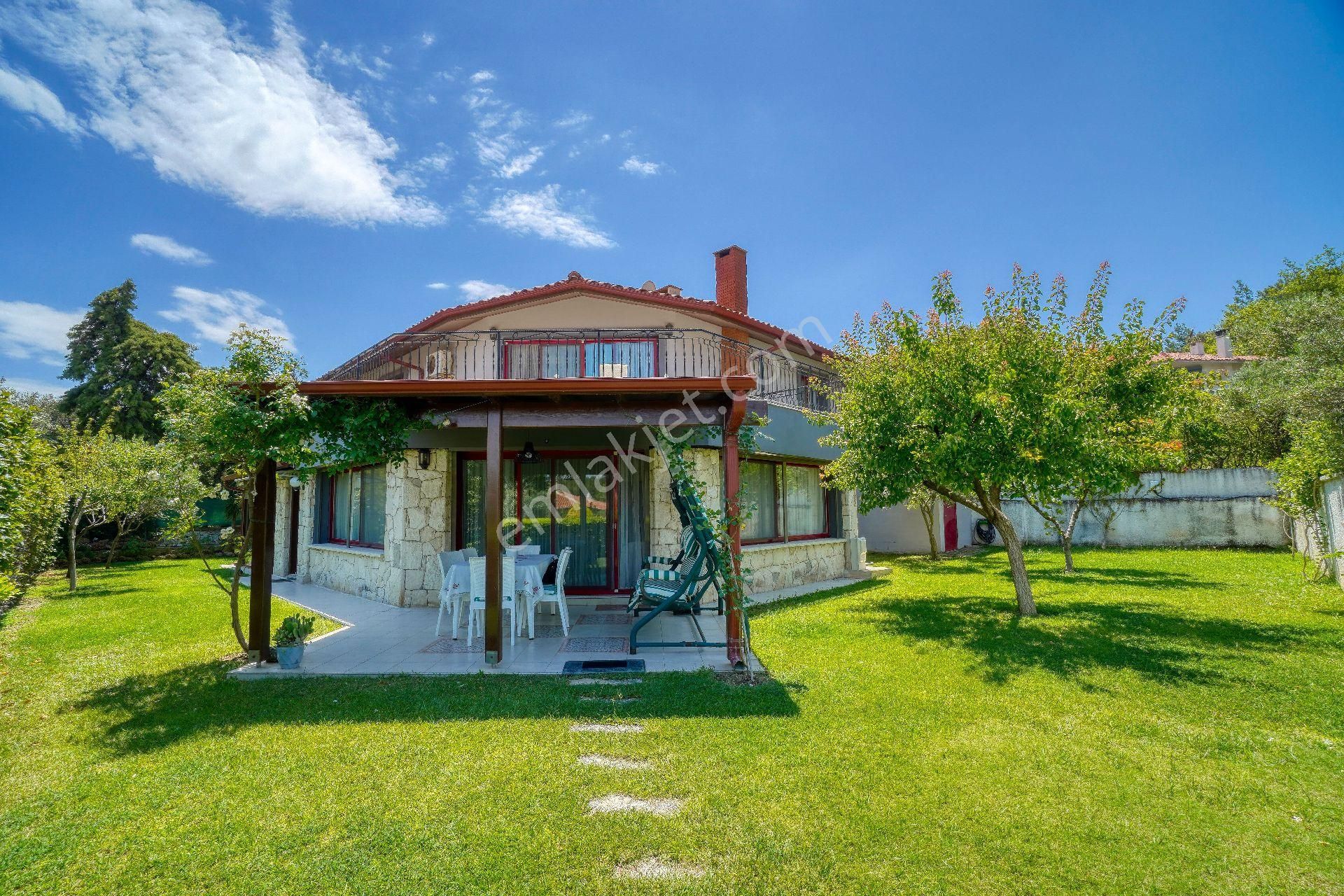 Urla Şirinkent Satılık Villa Urla Zeytinalanı'nda Satılık Bahçeli Müstakil Villa 6+1