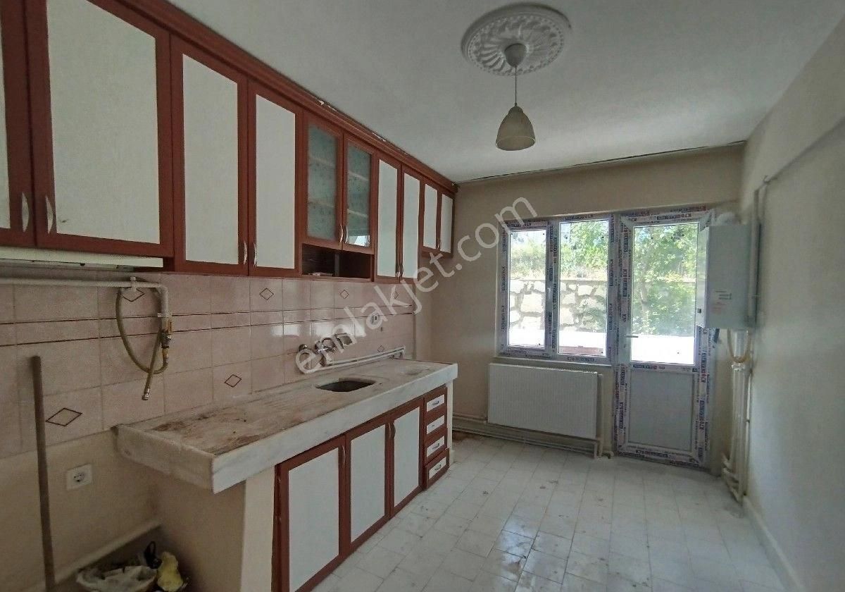 Söğüt Türkmenbaşı Kiralık Daire Okullar bölgesinde 3+1 Dairemiz