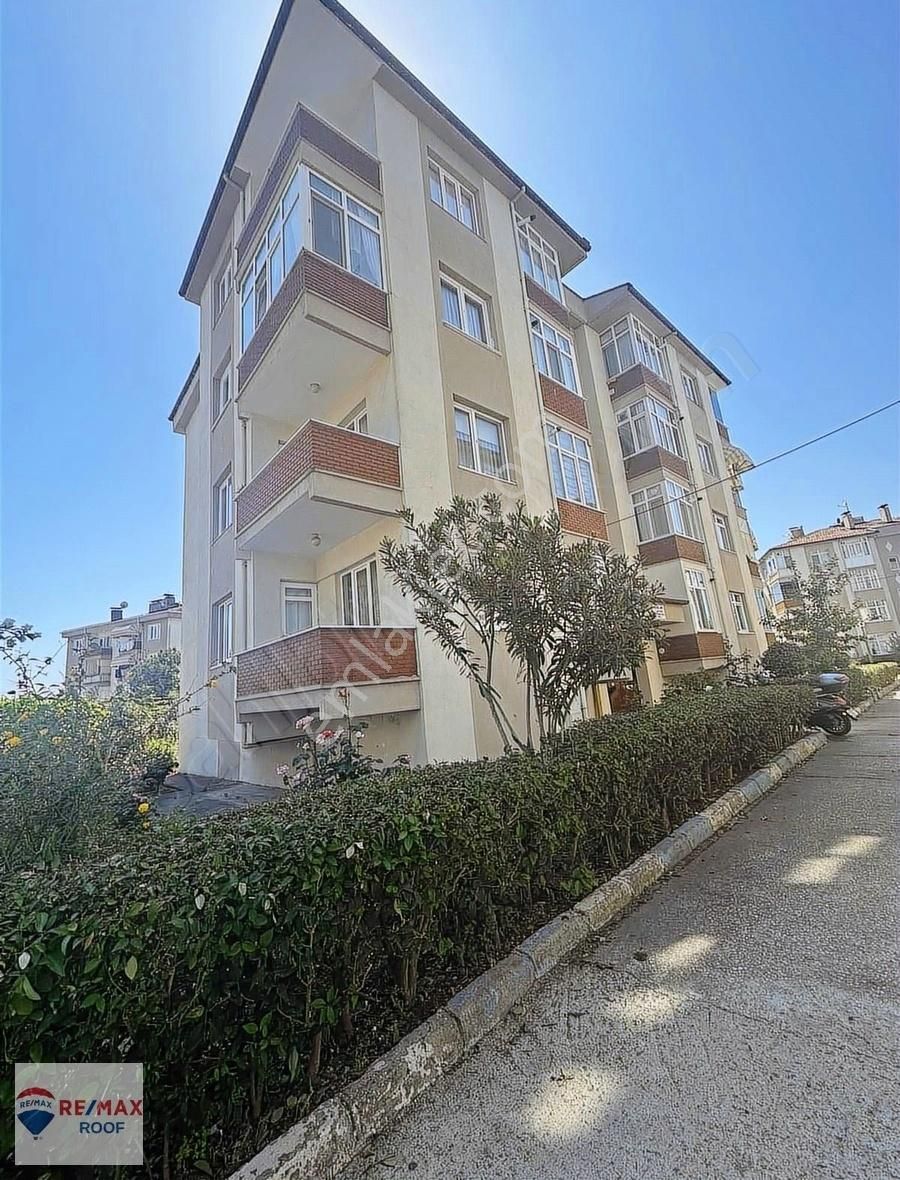 Derince Yenikent Satılık Daire Yenikent' de Satılık 3+1 Bakımlı Daire