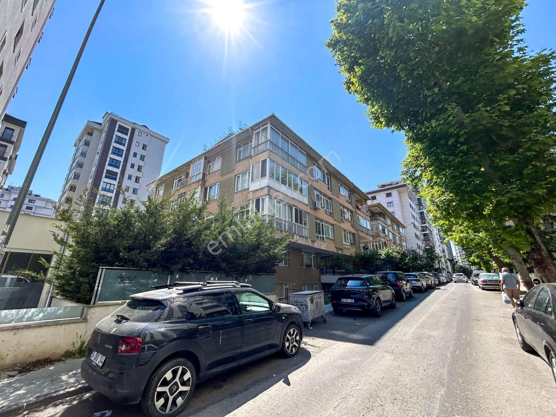 Kadıköy Bostancı Satılık Daire  BOSTANCI MERKEZDE 2+1 DAİRE