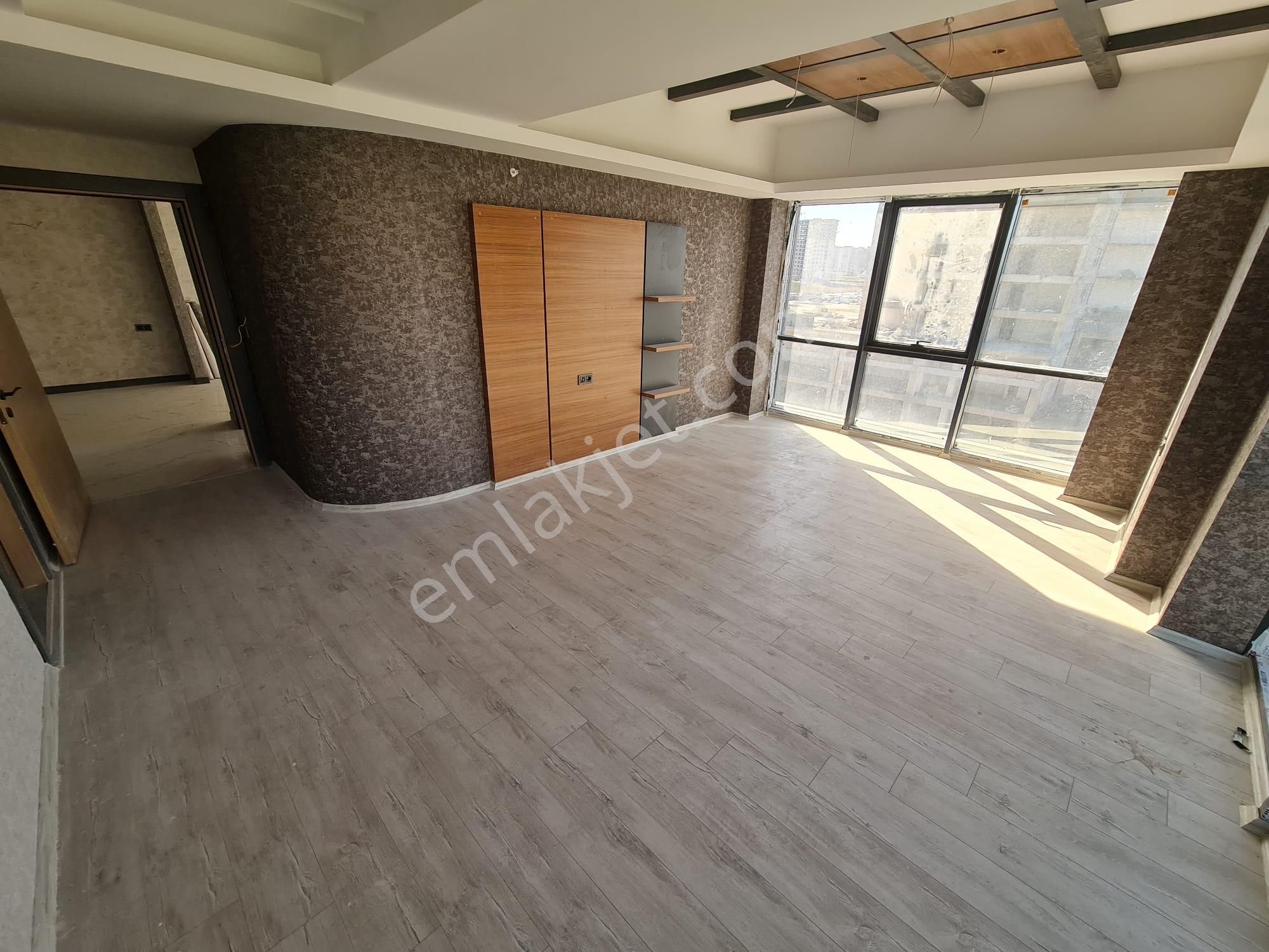 Yenişehir Fabrika Kiralık Büro AZD TOWERS'TA KİRALIK 2+1 100 M2 BÜRO