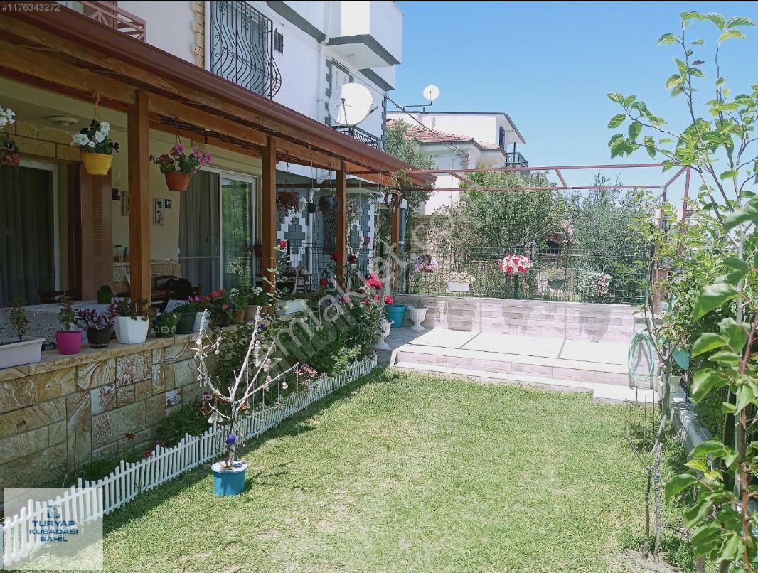 Kuşadası Güzelçamlı Satılık Villa Güzelçamlı'da havuzlu sitede satılık 3+1 villa