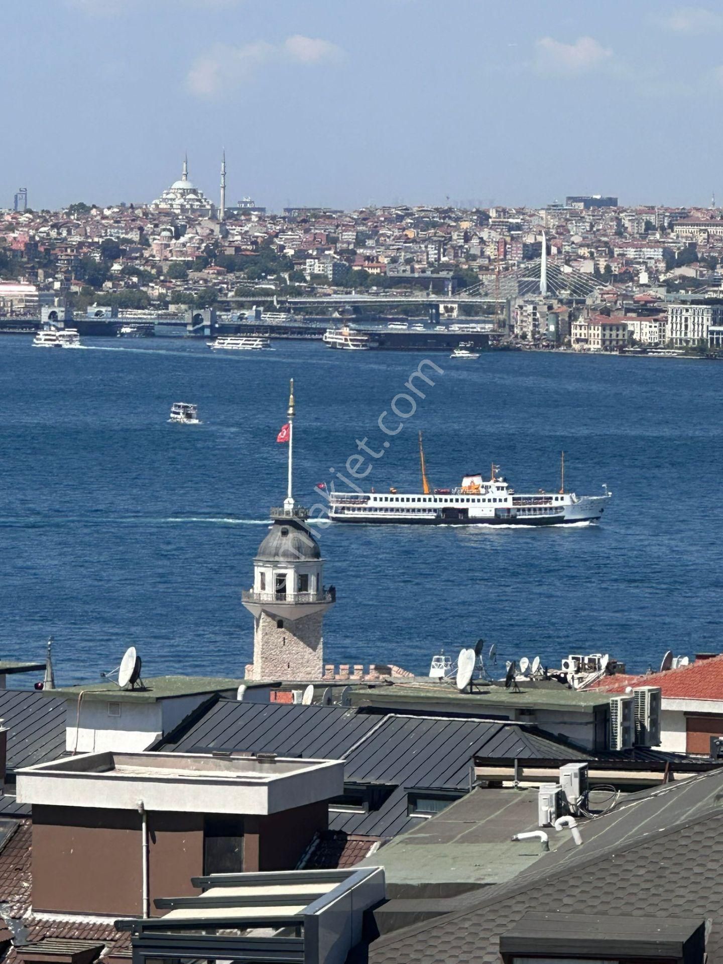 Üsküdar Aziz Mahmut Hüdayi Satılık Daire  ÜSKÜDAR AZİZ MAHMUT HÜDAYİDE 4+2 260m2 MANZARALI SATILIK DUBLEKS