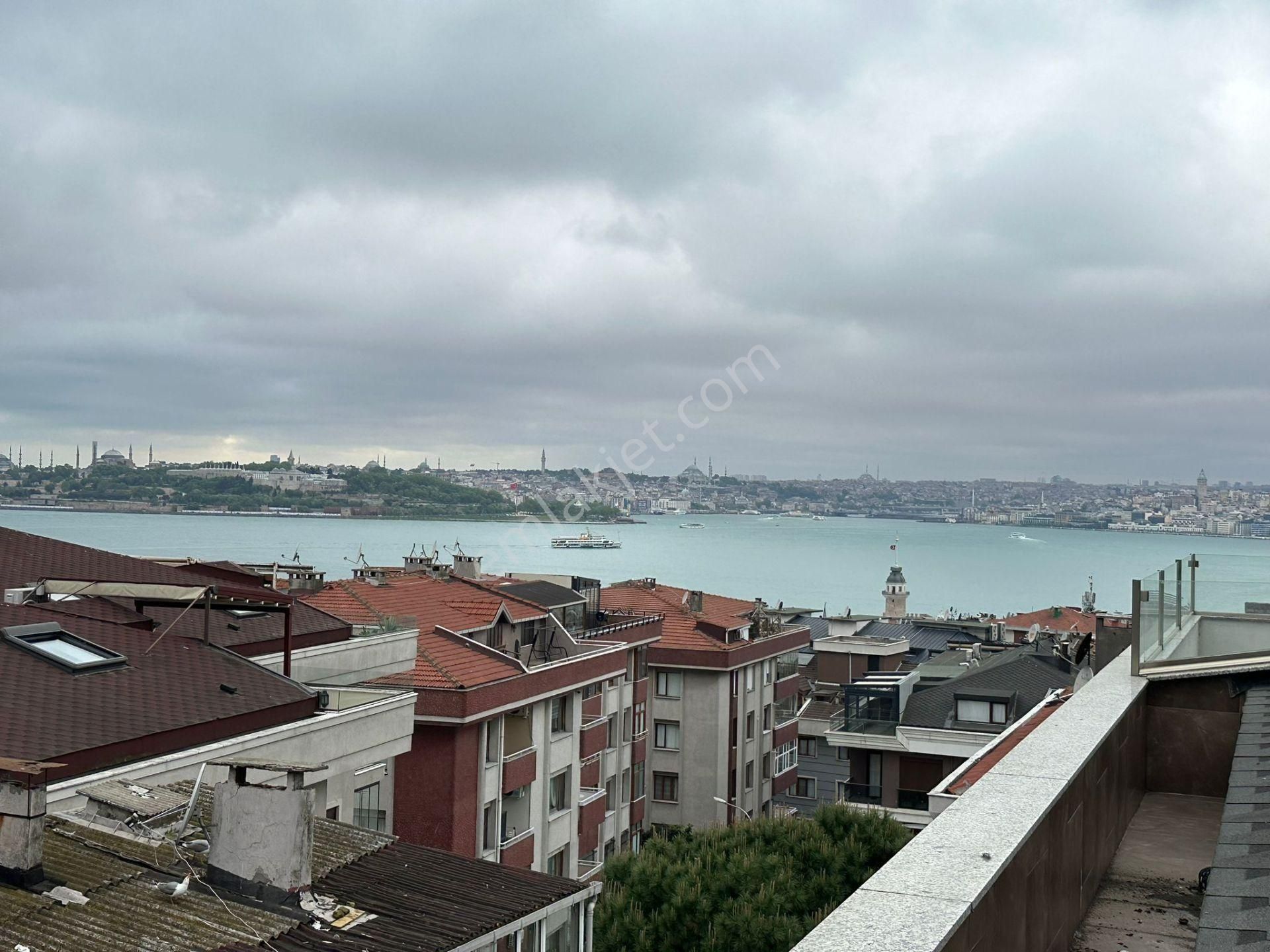 Üsküdar Aziz Mahmut Hüdayi Satılık Daire  ÜSKÜDAR AZİZ MAHMUT HÜDAYİDE 4+2 260m2 MANZARALI SATILIK DUBLEKS