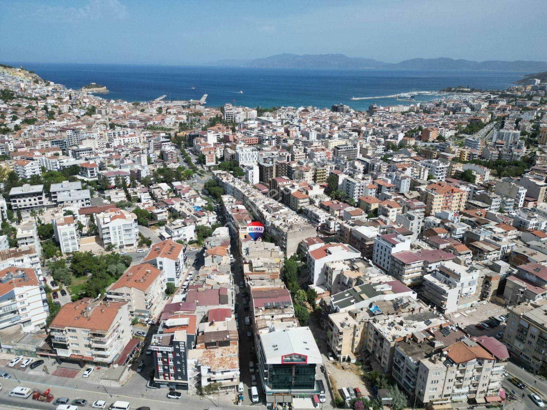 Kuşadası Cumhuriyet Satılık Daire 1+0 yatırıma uygun dükkan tapulu ve ev olarak kullanılabilir daire