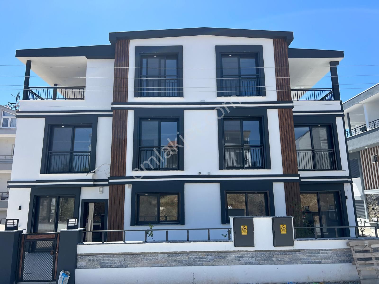 Didim Hisar Mahallesi Satılık 3+1 Bahçeli Müstakil Villa - Görsel 2