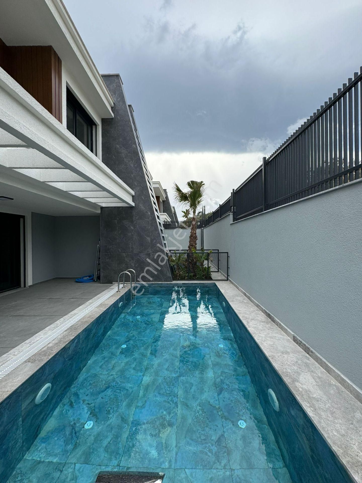 ++bıg Group**aydın Kuşadası Kadınlar Denizi Mevkiinde Özel Havuzlu Müstakil Villa!!! - Görsel 9