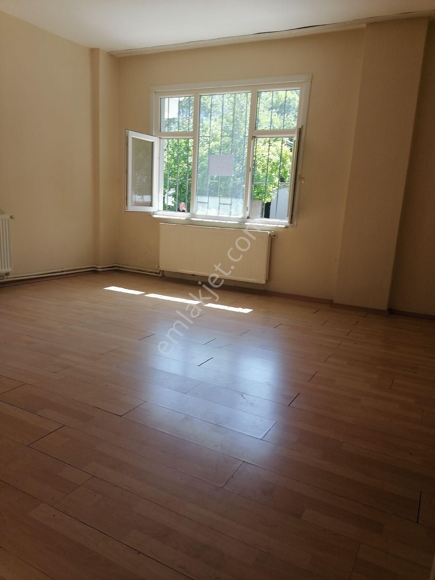 Ümraniye Ihlamurkuyu Giriş Kat Temiz Daire Uygun Bütçeli Ulaşım Anlamında Sorun Bulunmamaktadır