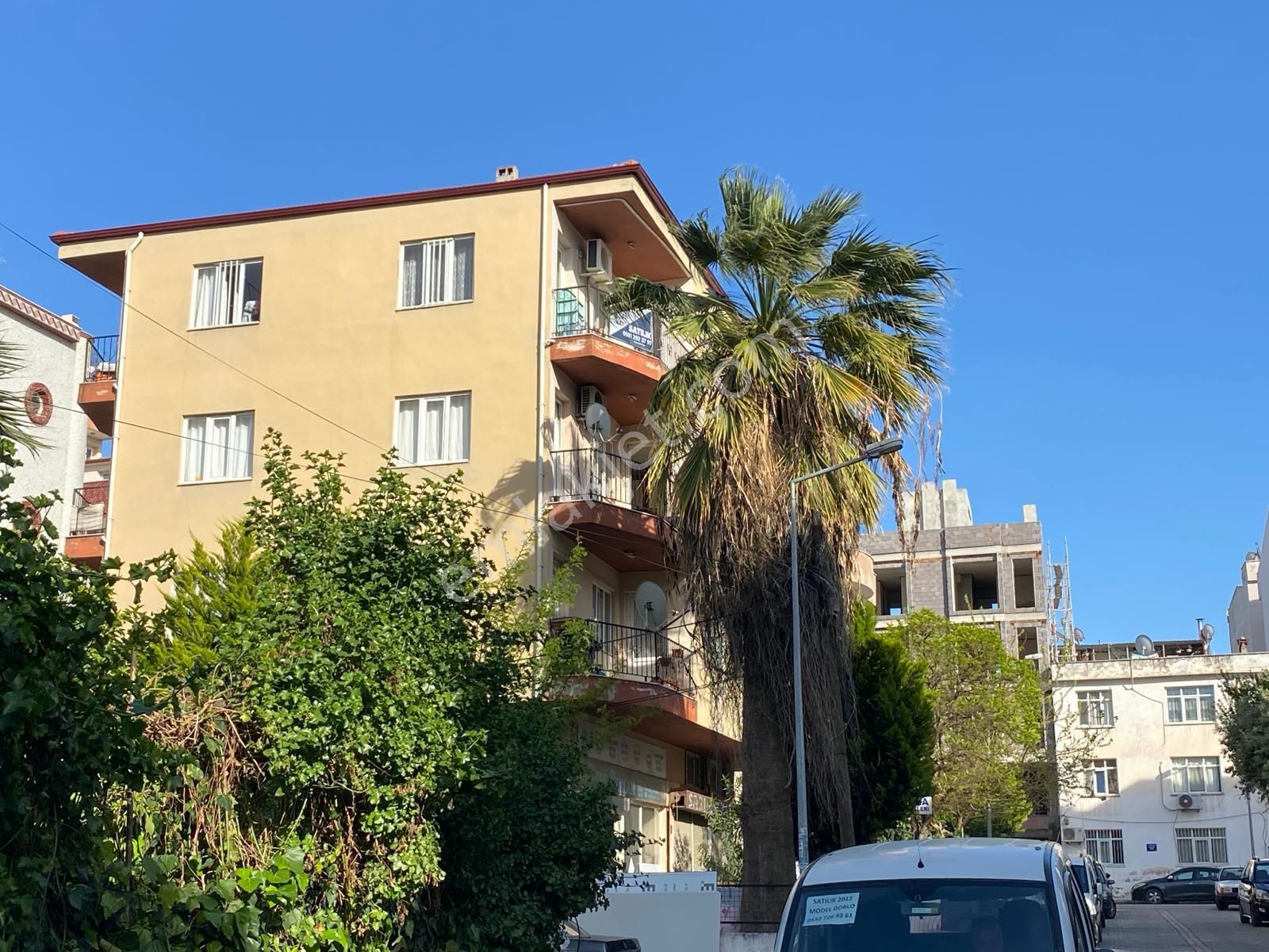 Kuşadası Cumhuriyet Satılık Daire  KUŞADASI MERKEZDE SATILIK 2+1 DAİRE