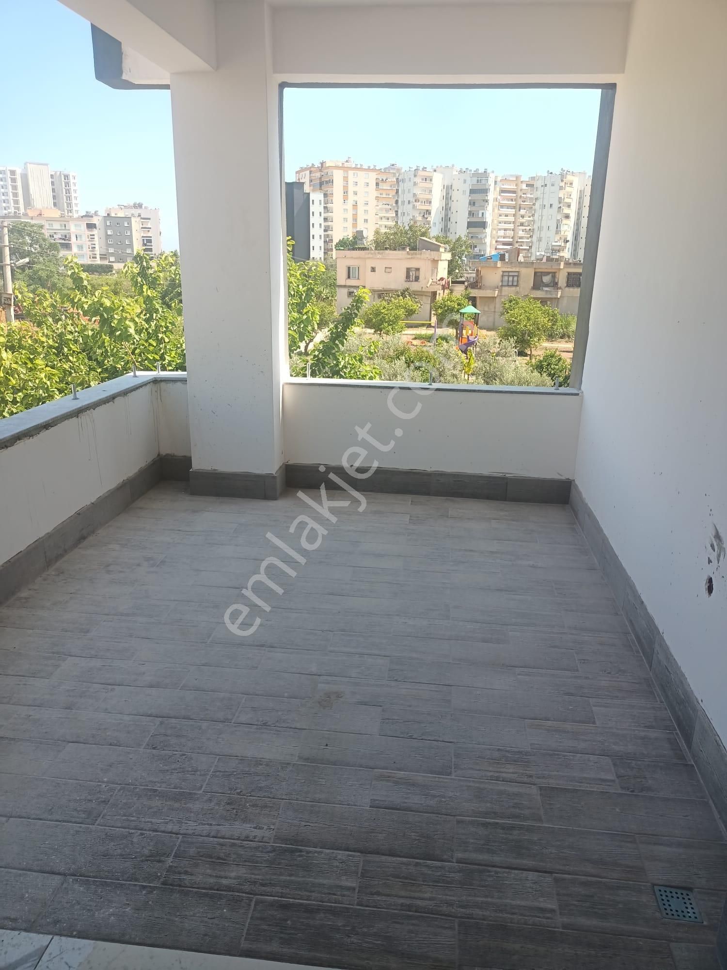 Mezitli 75. Yıl Satılık Daire  ANATCA^DAN 75.YIL MAH. ANA CADDEYE YAKIN 2+1 SATILIK DAİRE