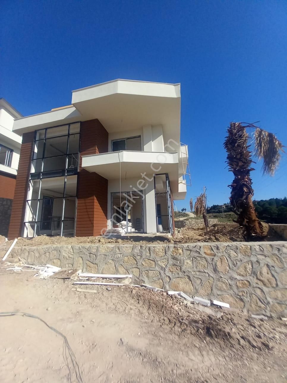 Sarıçam Çınarlı Satılık Villa  SARIÇAM SATDYUM CİVARINDA GÖL MANZARALI 6+1 2 AYA TESLİM SATILIK VİLLA