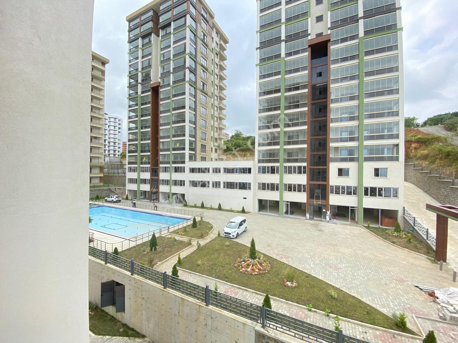 Ortahisar Yalıncak Satılık Daire TRABZON YALINCAK TA SATLIK 4+1 DAİRE