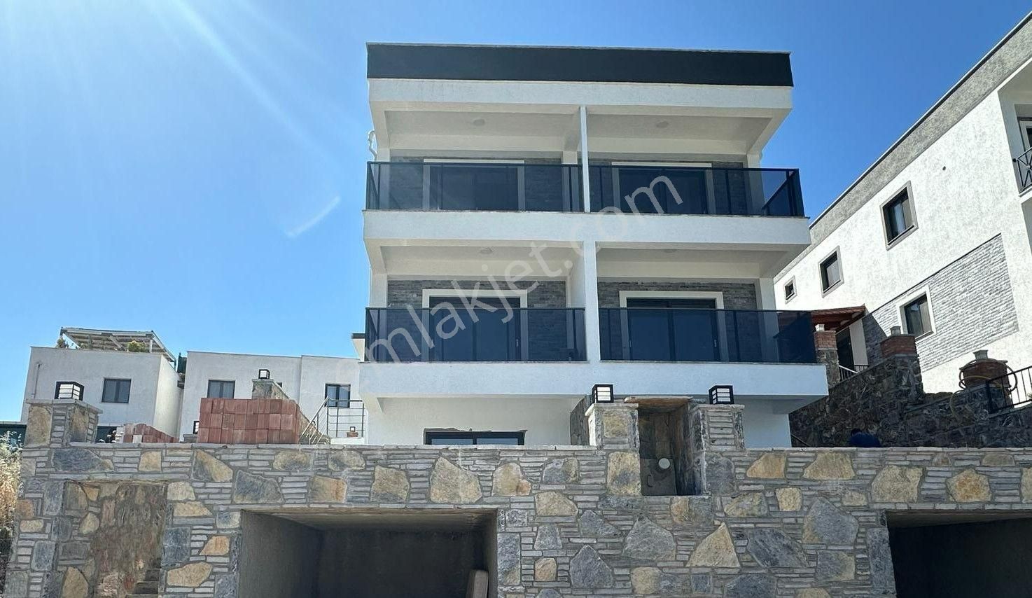 Milas Meşelik Satılık Daire Bodrum Güvercinlik Kuyucak Mevkiinde Satılık Sıfır Dubleks Daire