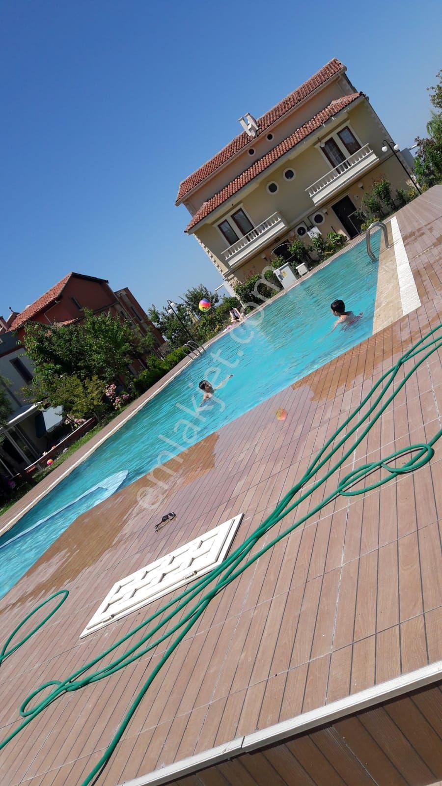 Koruköy Akkent Sitede Tripleks Salon 2/oda 3/mutfak Banyo Wc Teras Balkon Bahce - Görsel 9
