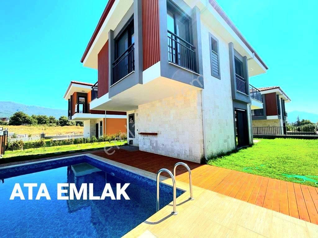 Kuşadası Davutlar Satılık Yazlık KUŞADASINDA ÖZEL HAVUZLU TEK MÜSTAKİL 3+1 SIFIR VİLLA