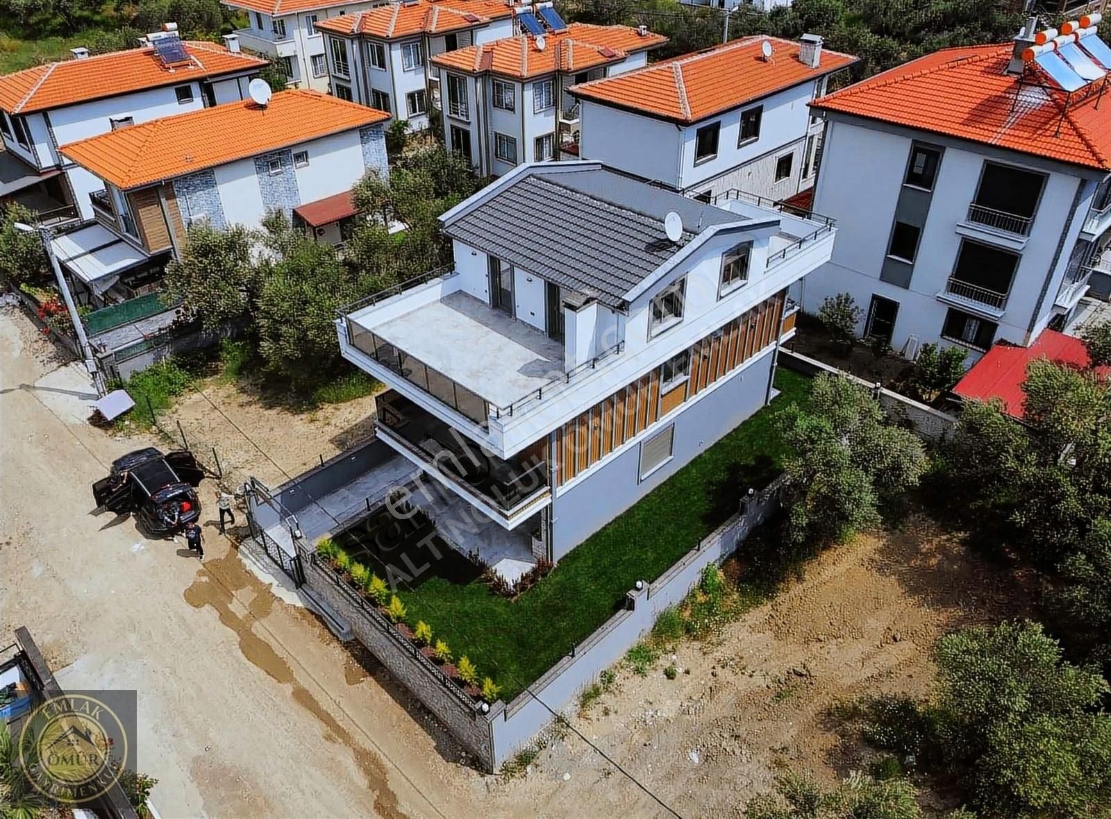 Edremit İskele Satılık Villa ÖMÜR EMLAK'TAN TAM MÜSTAKİL DENİZ MANZARALI 5+1 LÜX VİLLA