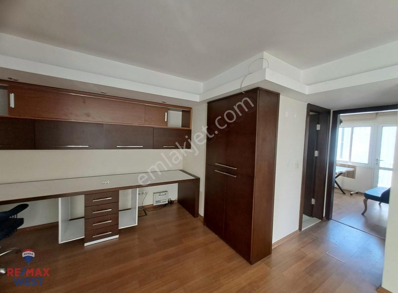 Konak Alsancak Satılık Daire ALSANCAK CUMHURİYET BULVARINDA SATILIK DAİRE