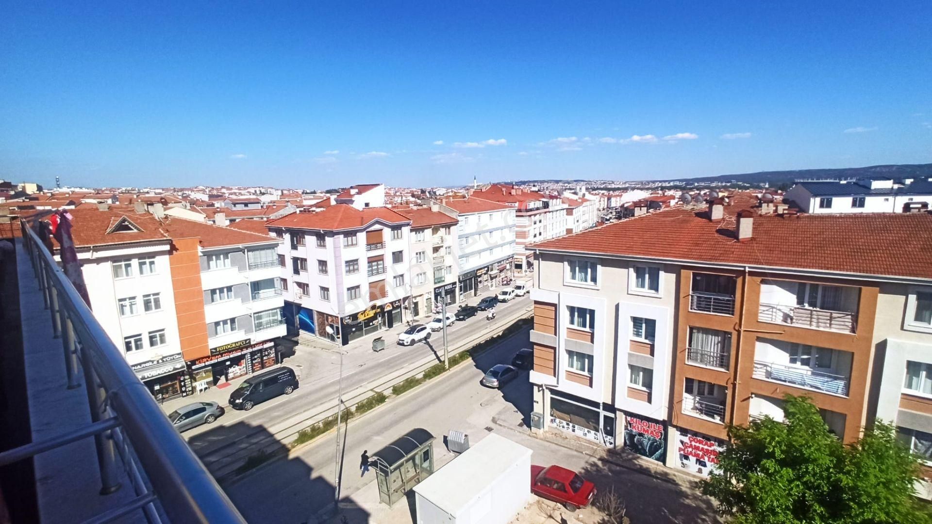 Tepebaşı Çamlıca Satılık Daire CENTURY 21 VİZYON'DAN ÇAMLICA'DA SATILIK 2+1 DAİRE