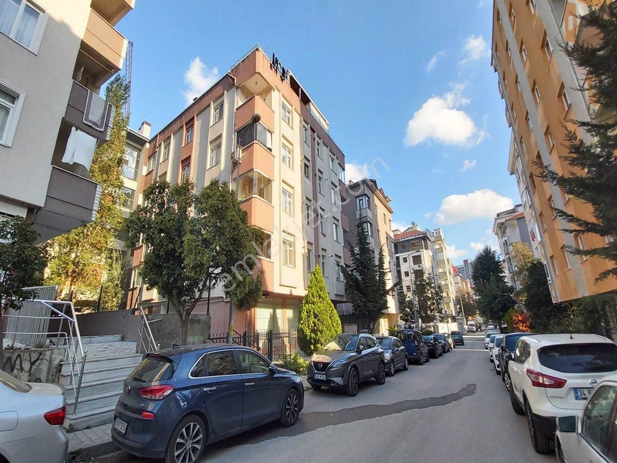 Kartal Orhantepe Satılık Daire Kartal Cevizli çarşı içinde 4+2 180 m2 Satılık Dubleks daire