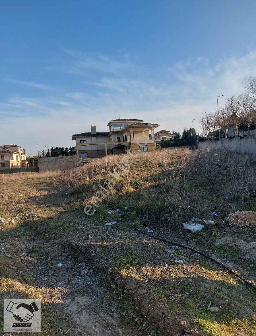 Büyükçekmece Türkoba Satılık Villa büyükcekmece tepekent sitesi çok güzel konumda gül manzaralı natamam villa 