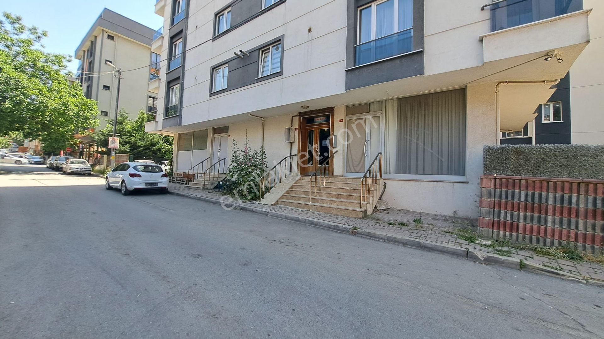 Çekmeköy Cumhuriyet Kiralık Dükkan & Mağaza ÇEKMEKÖY  TAŞDELEN   CUMHURİYET MAH.  BODRUMLU  60 M2   CADDEYE PARALEL KİRALIK , 2 BÖLÜM