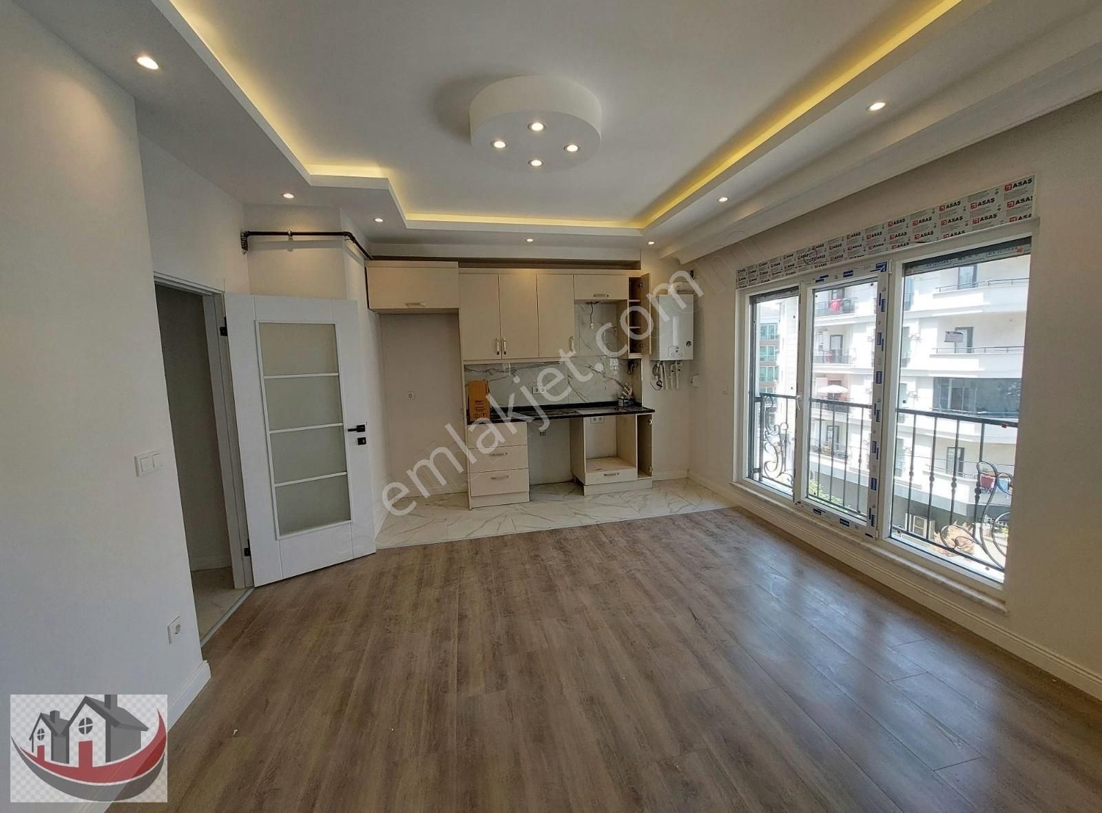 Maltepe Zümrütevler Satılık Daire GÜNEYDEN METROYA 3 DAKİKA YÜRÜME 3+1.100M2 SIFIR DAİRE