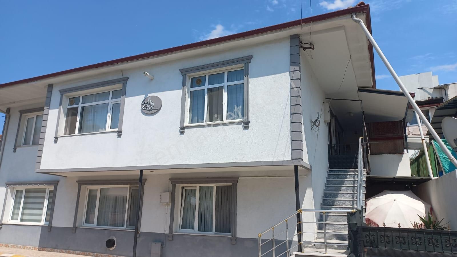 Akyazı Ömercikler Satılık Bina  REMAX AY ÇETİNKAYA MARKET ARKASI KOMPLE BİNA