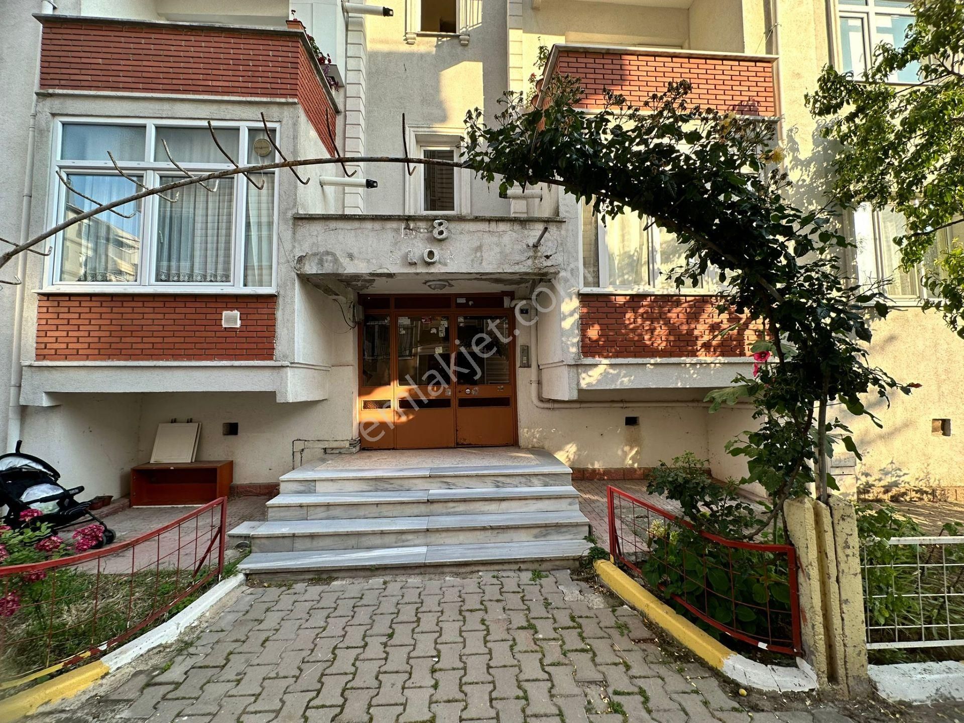 Derince Yenikent Satılık Daire  DERİNCE YENİKENT'TE KAPALI PAZAR YAKINI SATILIK DAİRE