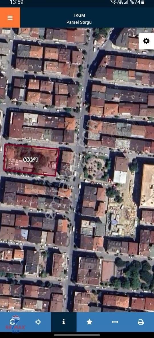 Sultangazi 75. Yıl Satılık Konut İmarlı REMAX ÂLÂ'DAN ZÜBEYDE HANIM MAHALLESİNDE SATILIK ARSA