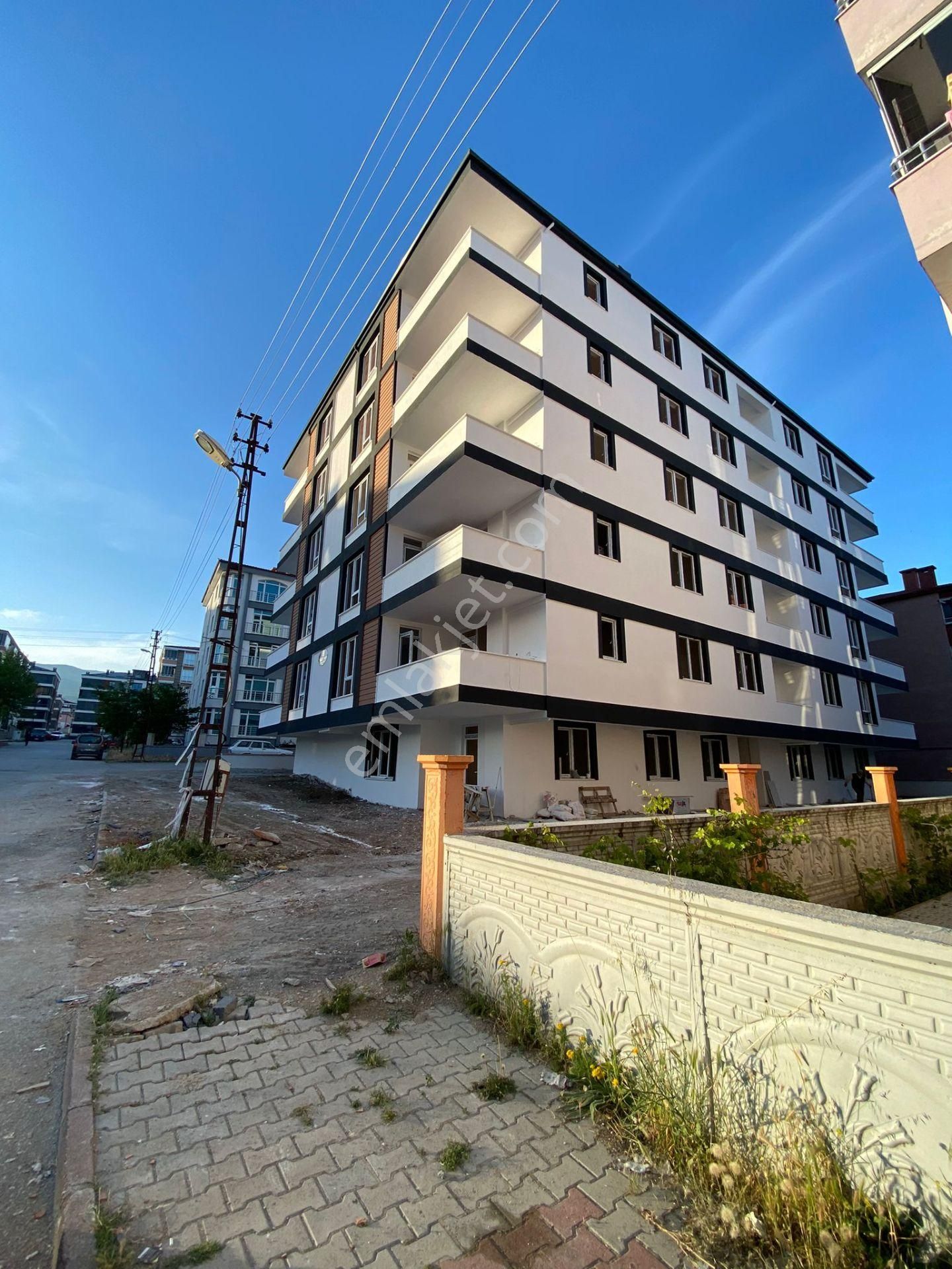 Merzifon Yeni Satılık Daire  D&M EMLAK' SATILIK 3+1 YENİMAHALLE'DE SIFIR DAİRE