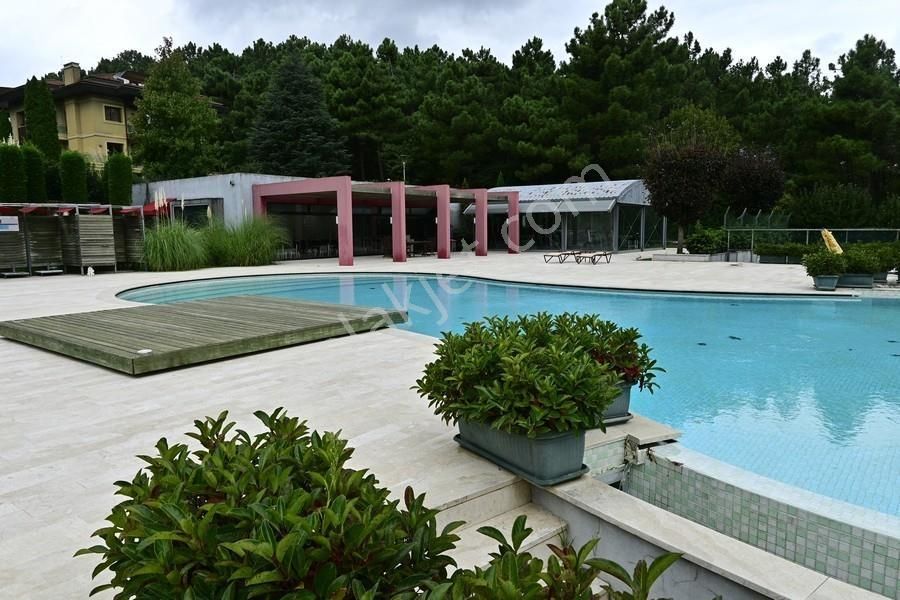 Çekmeköy Sırapınar Kiralık Villa ÇEKMEKÖY DE SİTE İÇİNDE FOURLEX 7+2 720 m² KİRALIK LÜX VİLLA