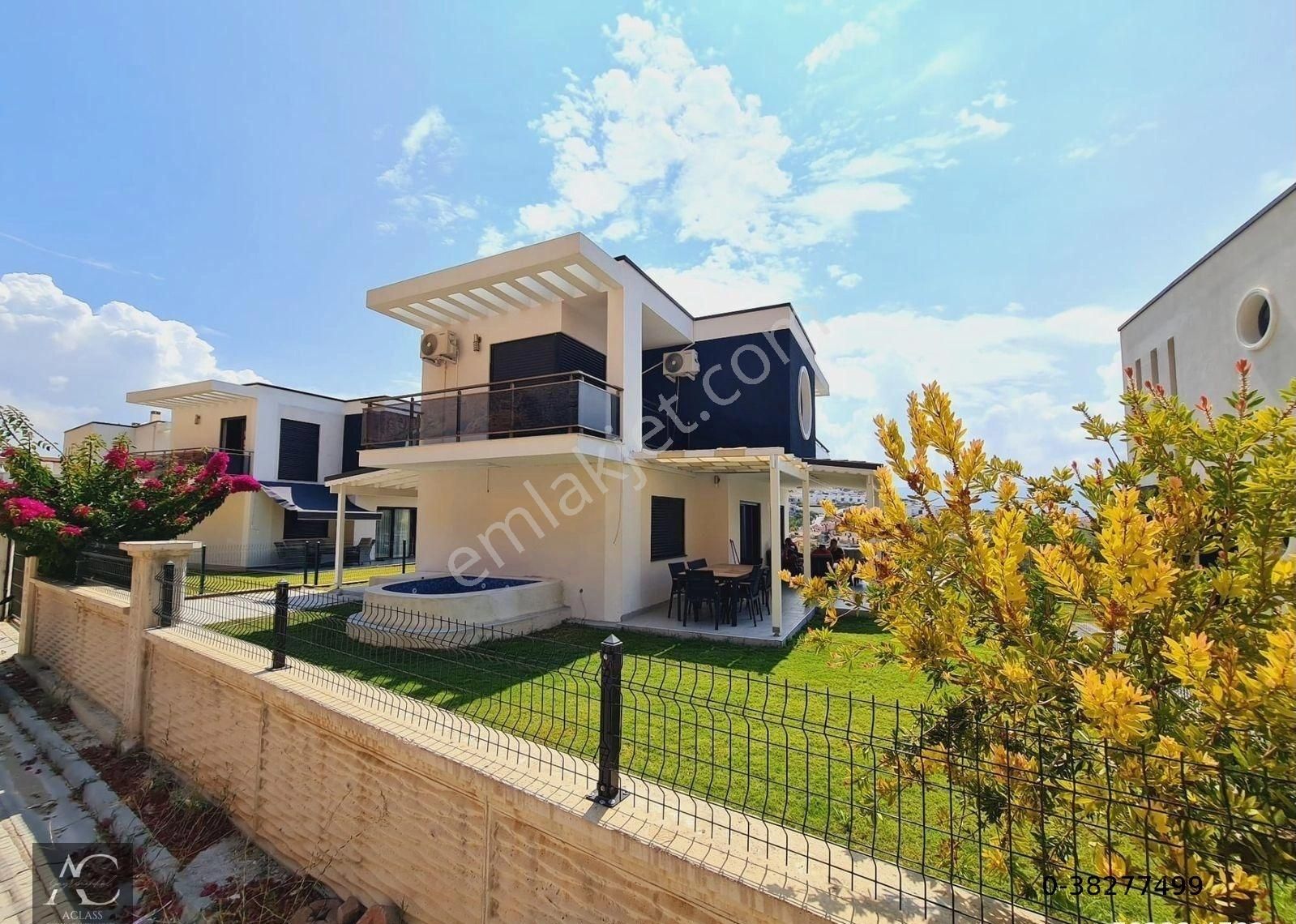 Kuşadası Değirmendere Satılık Villa MERKEZE YAKIN-MANZARA-BAHÇE-OTOPARK-HAVUZ-LÜX-FULL EŞYALI-FIRSAT MUSTAKIL VILLA