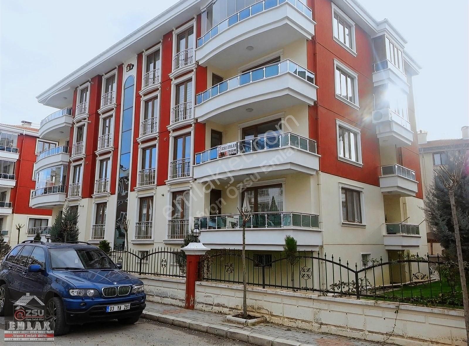 Afyonkarahisar Merkez Selçuklu Kiralık Daire Afyon Özsu Emlak'tan Uydukent te Bakımlı Lüks Kiralık 4+1 Daire