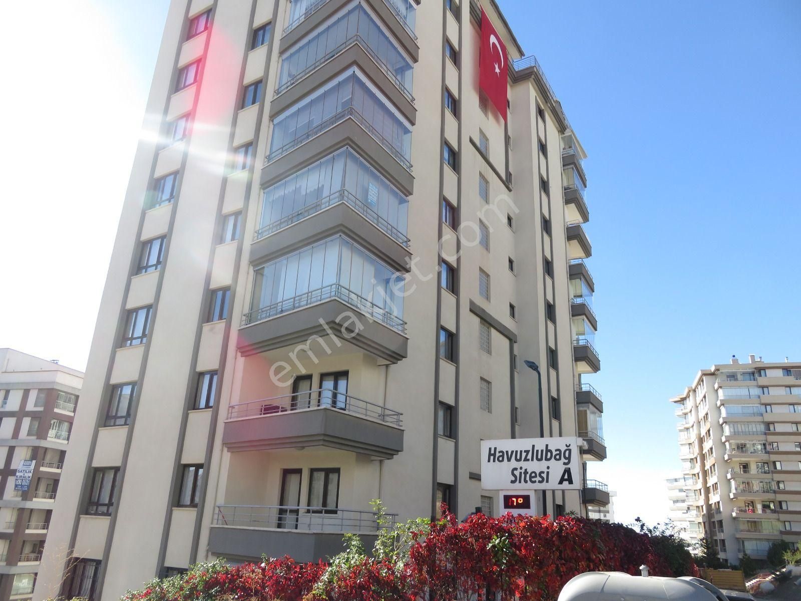 Çankaya Yıldızevler Satılık Daire  LEVENT'TEN ÇANKAYA'DA GÜVENLİKLİ HAVUZLUBAĞ SİTESİNDE 3+1,120M2 ARA KATTA VADİ MANZARALI