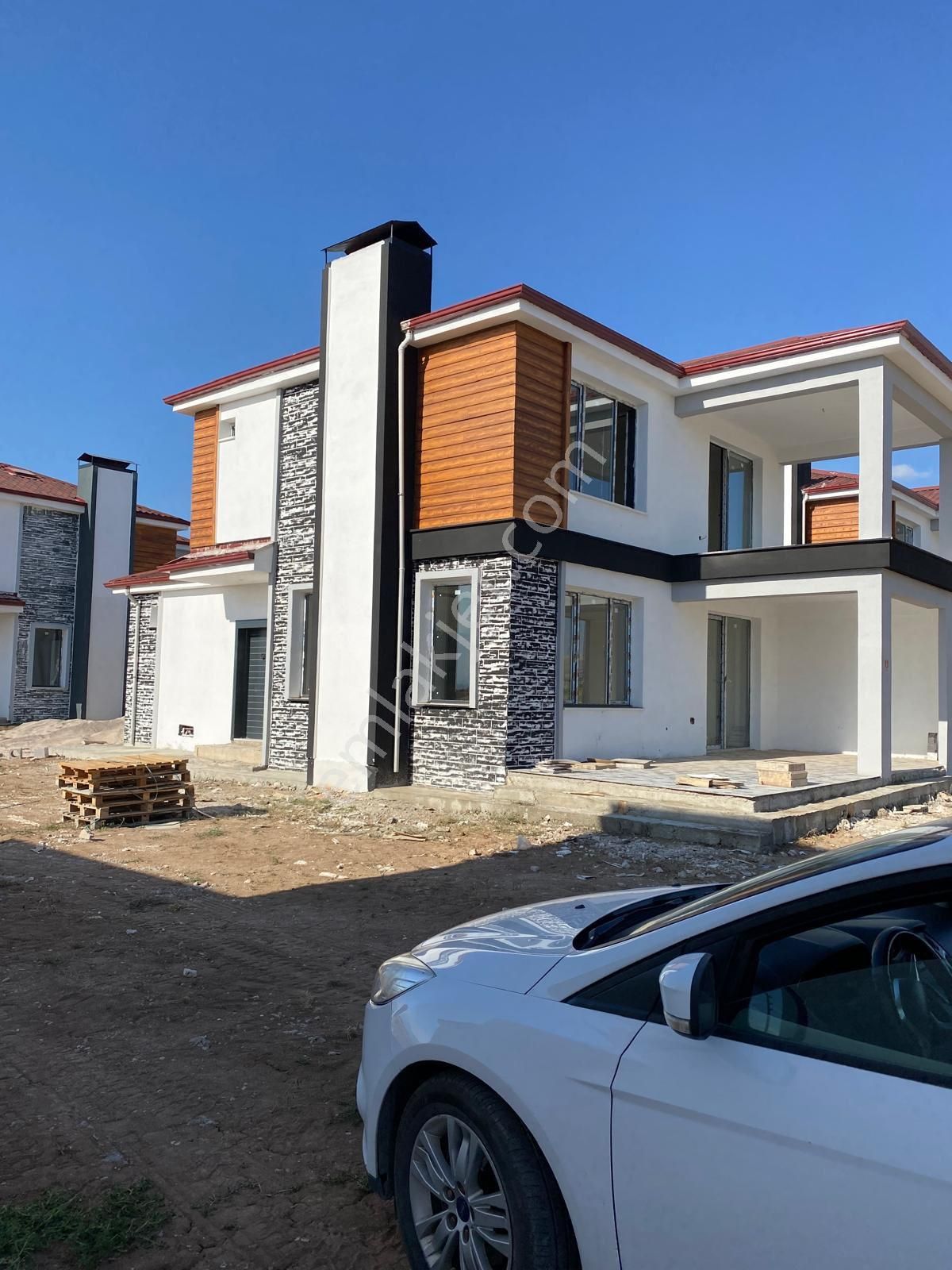 Bor Kemerhisar Bld. (Çayır) Satılık Villa Niğde kemerihisarda Satılık dubleks villa4+2