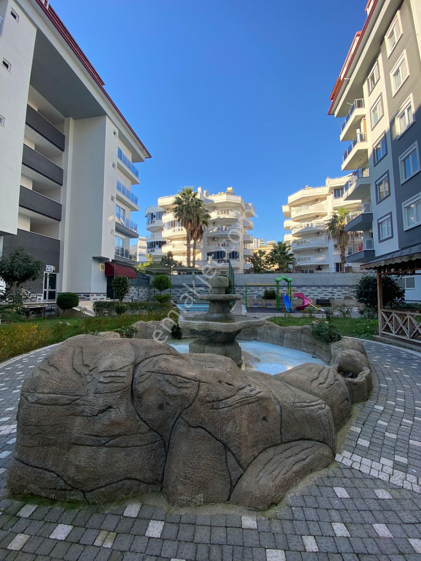 Alanya ci̇kci̇lli̇ mahallesi̇nde 1+1 ki̇ralik  dai̇re