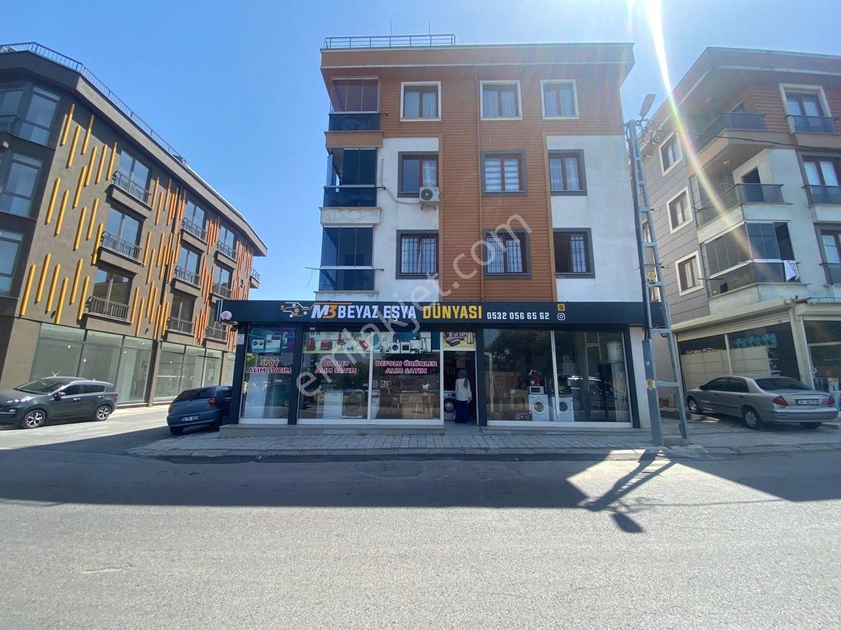 Çekmeköy Kirazlıdere Satılık Dükkan & Mağaza Sancaktepe Meclis Mah. 138 m² Satılık Depolu Dükkan