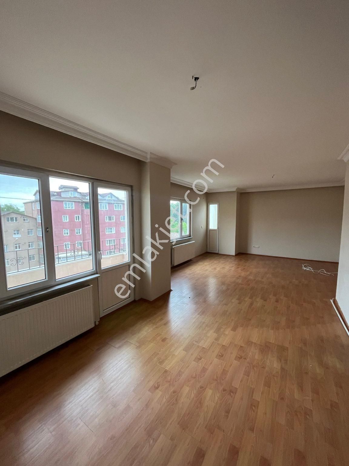 Sarıyer Bahçeköy Merkez Kiralık Daire  MERKEZDE 2+1 GENİŞ AİLE APARTMANINDA KİRALIK DAİRE