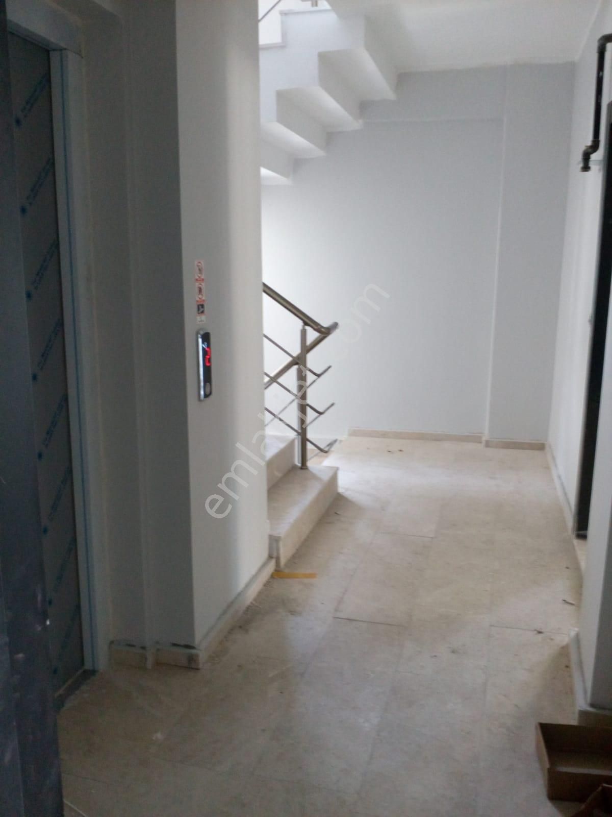 Menderes Turyap'tan Cüneytbey Mh. 1+1 Kiralık Daire - Görsel 18