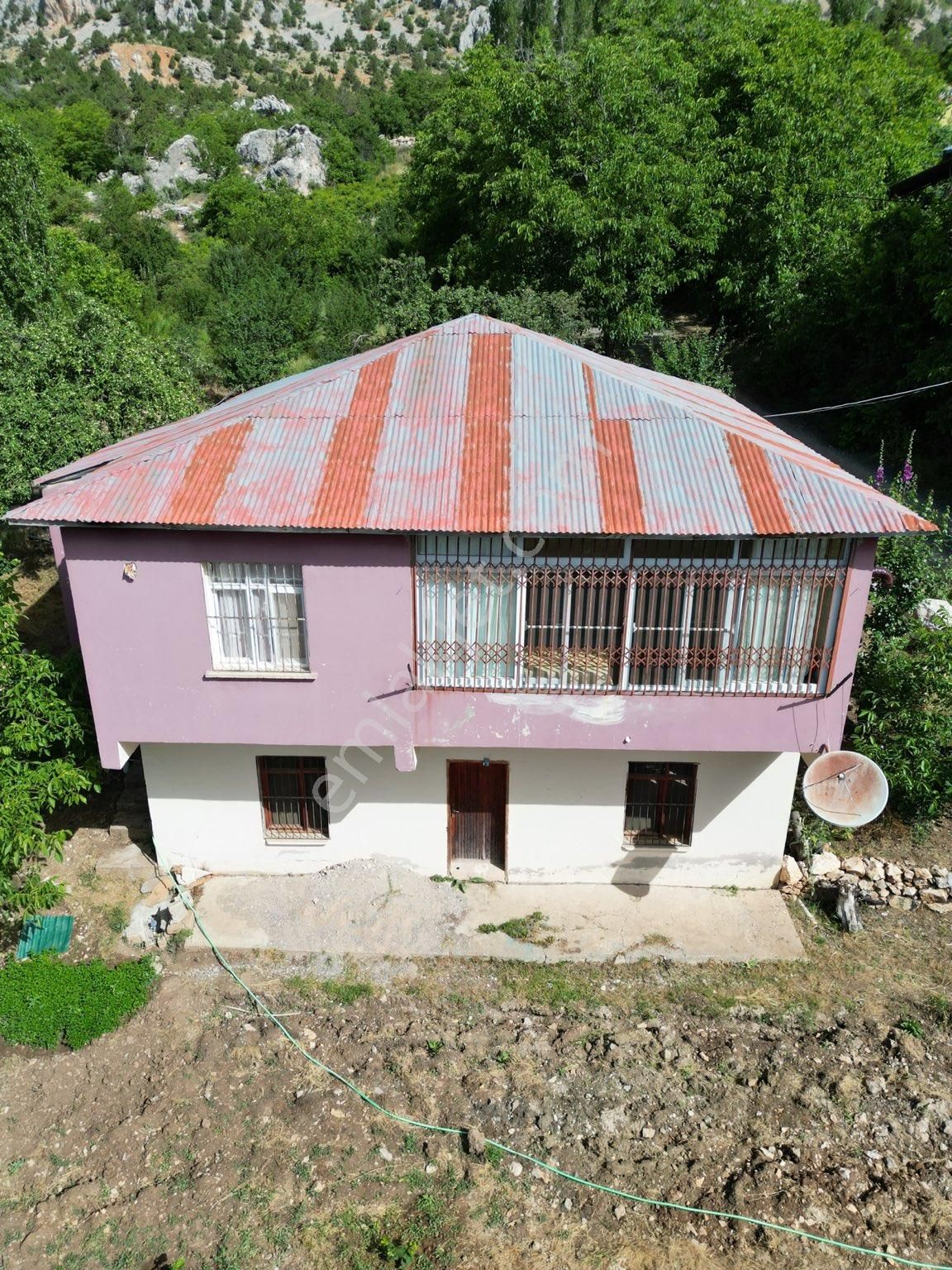 Erdemli Akdeniz Satılık Yazlık SEZER GAYRİMENKULDEN SATILIK YAYLA EVİ