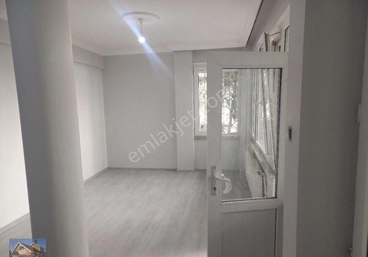 Kadıköy Bostancı Satılık Daire Bostancıda satılık  2+1 70m2  yüksek giriş satılık daire