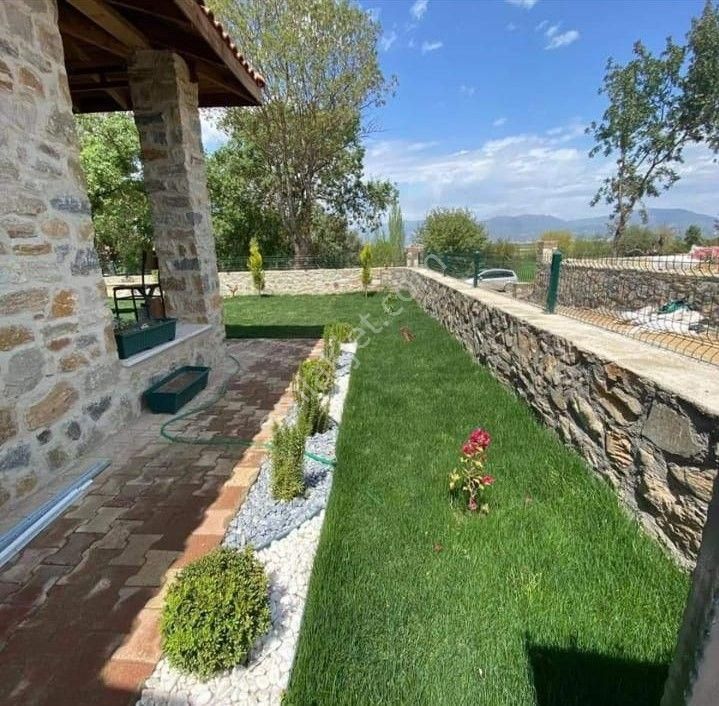 Nazilli Yazırlı Mahallesinde Müstakil Özel Taş Ev 3+1 - Görsel 4