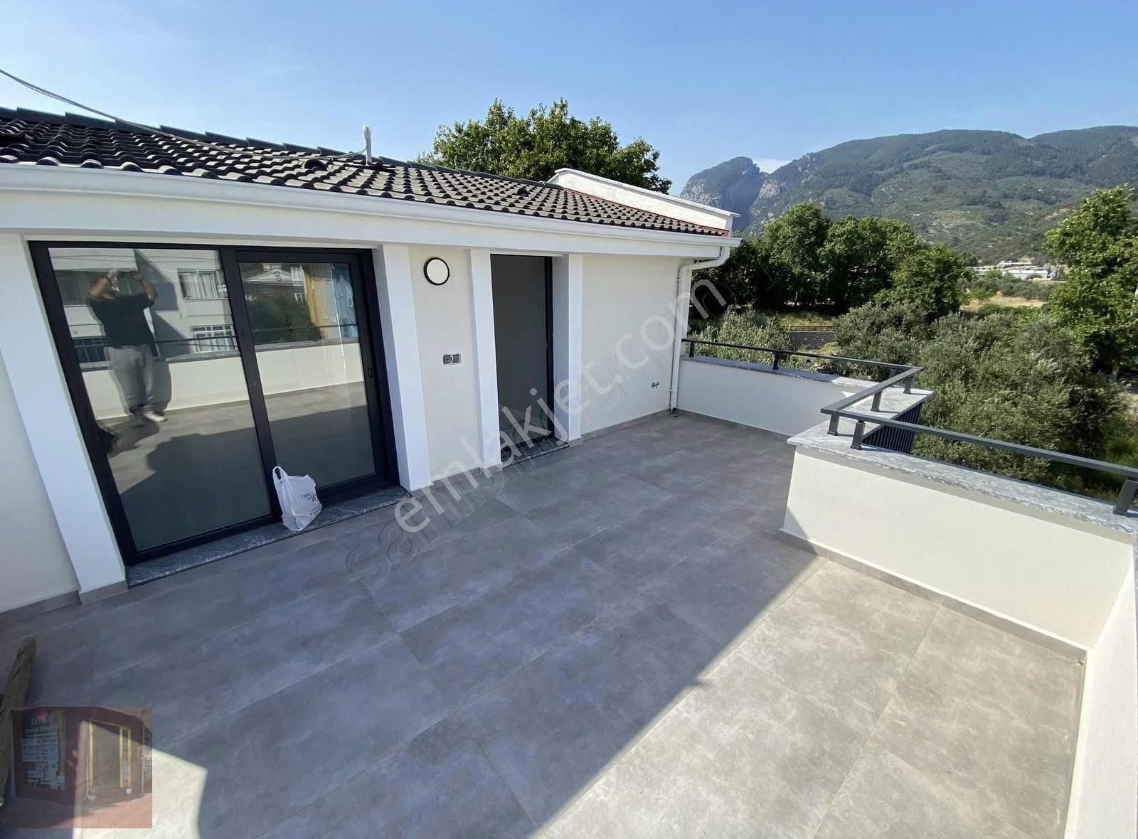 Güçlü Kardeşler Altınoluk Merkezde 4+1 Tam Müstakil Lüks Villa - Görsel 18