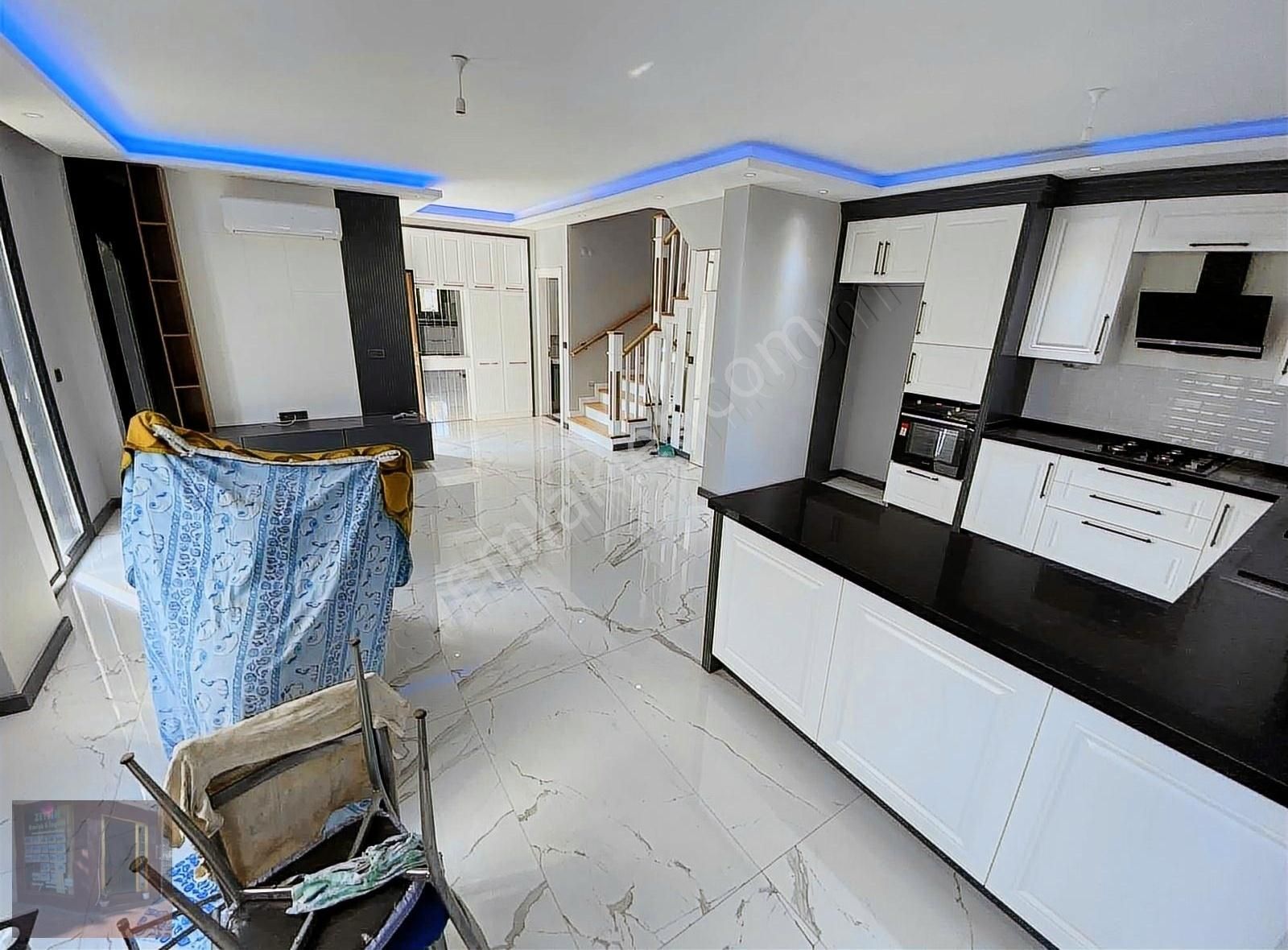 Güçlü Kardeşler Altınoluk Merkezde 4+1 Tam Müstakil Lüks Villa - Görsel 28