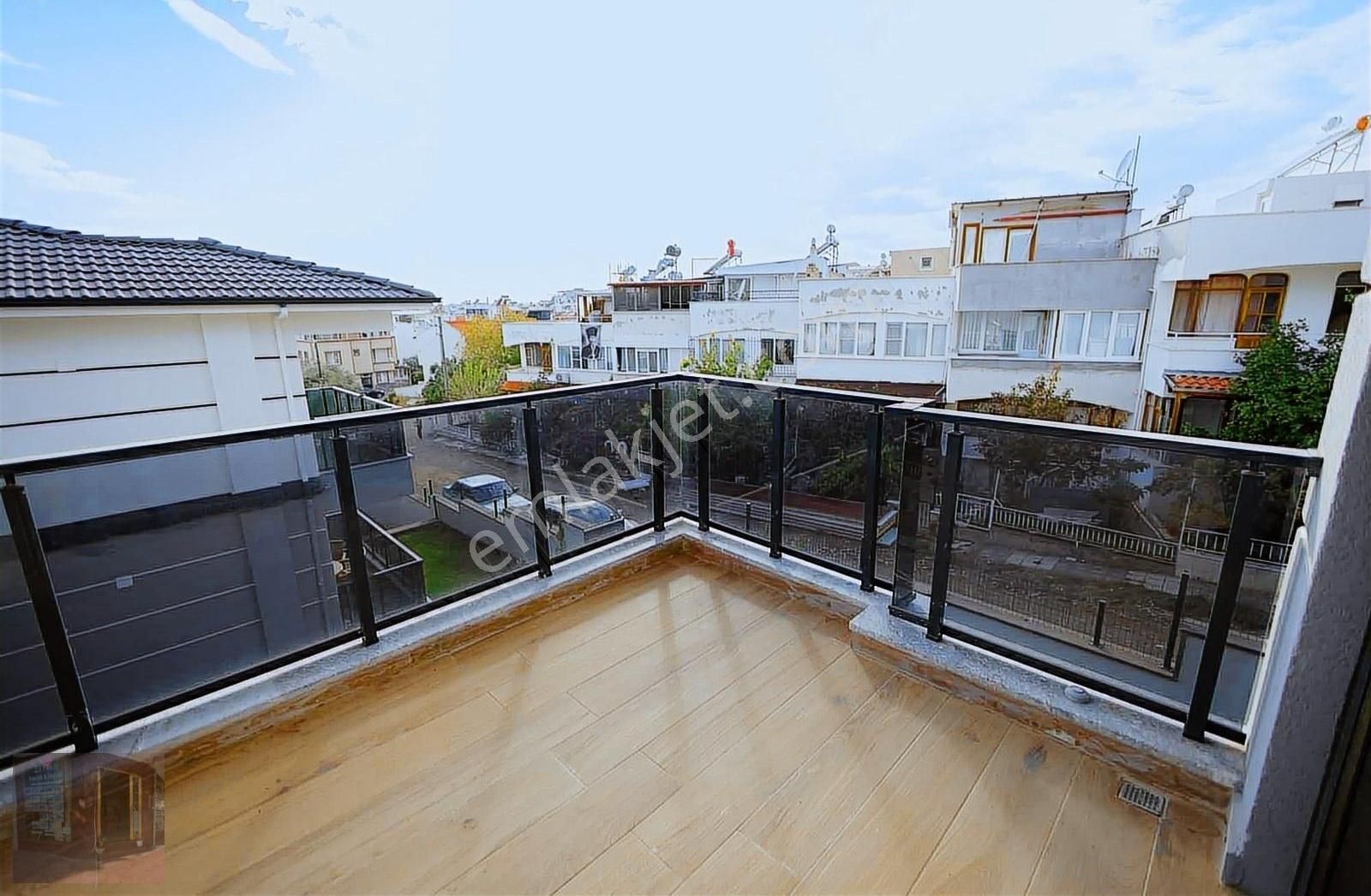 Güçlü Kardeşler Güre Merkezde Manzaralı 4+2 Lüks Trıblex Villa'r - Görsel 6