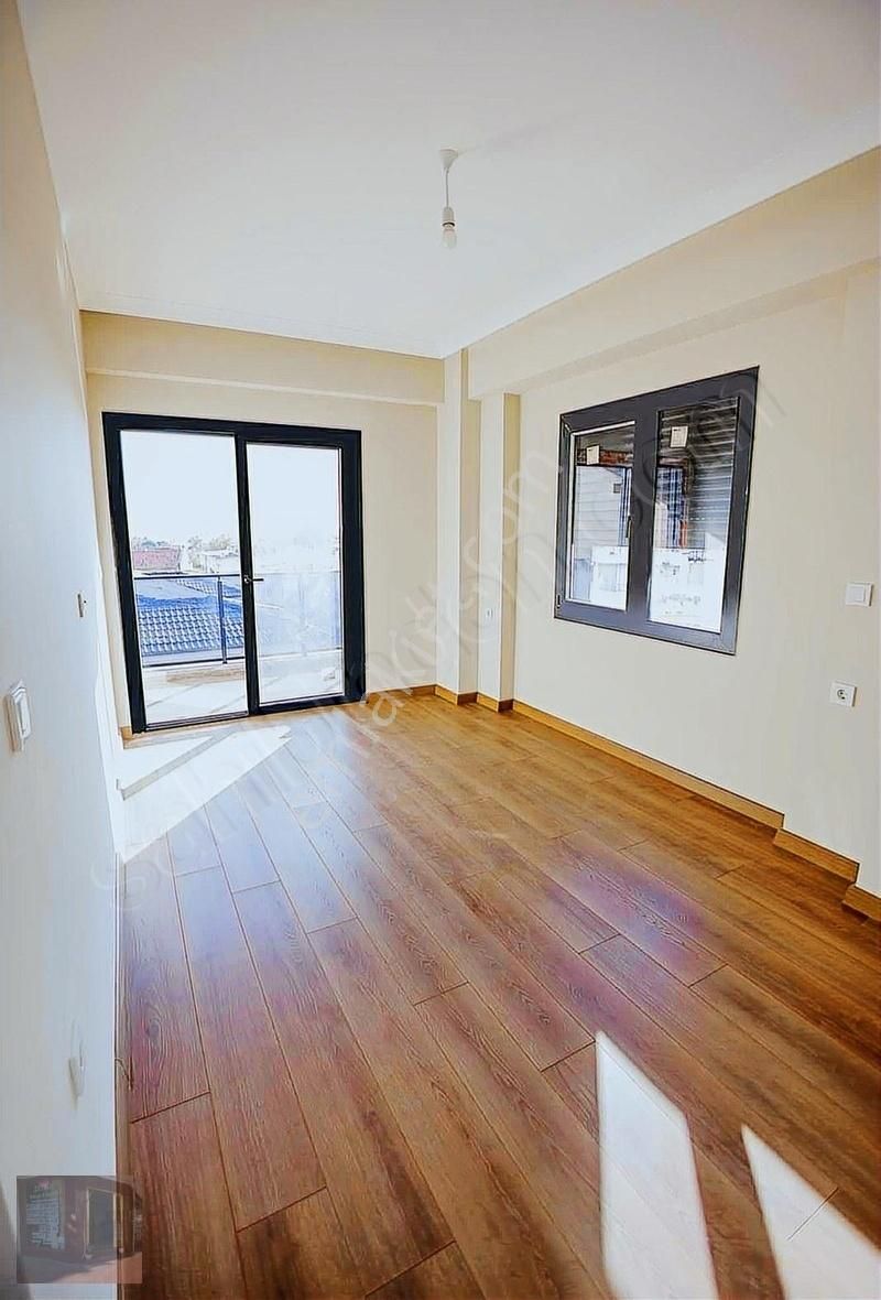 Güçlü Kardeşler Güre Merkezde Manzaralı 4+2 Lüks Trıblex Villa'r - Görsel 18